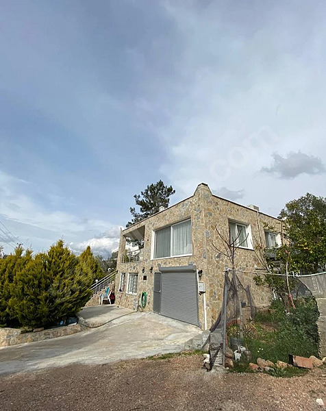 Milas Beyciler’de 900 m² Arsa İçinde Doğa ile İç İçe, Zeytinlikli Özel Villa