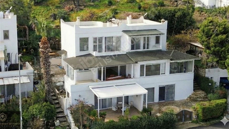 Yalıkavak Marina'ya Yürüme Mesafesinde Deniz Manzaralı 4+2 Müstakil Ev