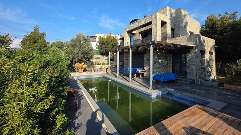 Yalıkavak Merkezde Eşyalı 6+1 Havuzlu Müstakil Triplex Villa